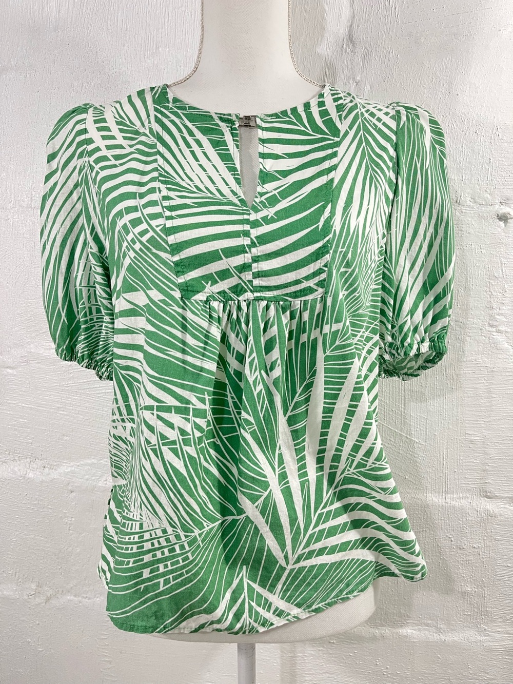 PANAMA JACK PALM PRINT LINEN BLEND TOP